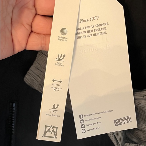 Avalanche Camouflage Gray and Black Hooded Windbreaker Rain Jacket NWT - Picture 3 of 3